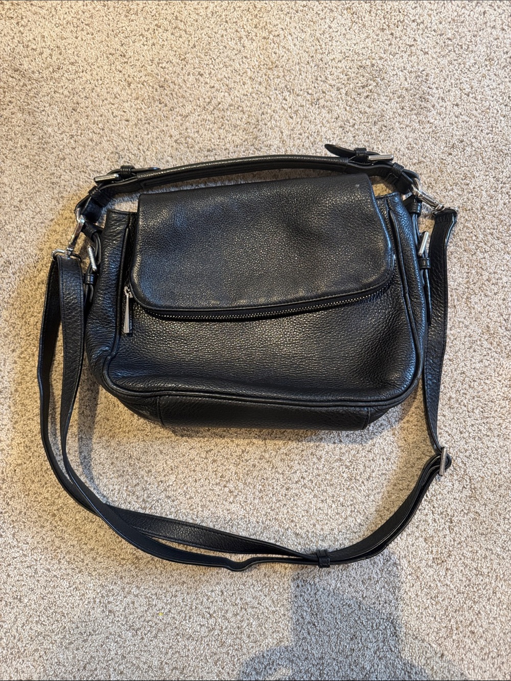 Danier Black Leather Crossbody Bag - Classic Women's Shoulder Purse
